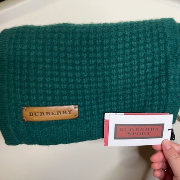 NWT Burberry Sport Scarf (Authentic) - Picture 1 of 4